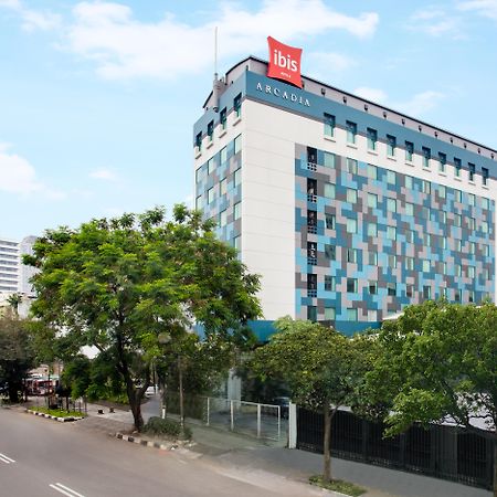 Ibis Jakarta Arcadia Kültér fotó